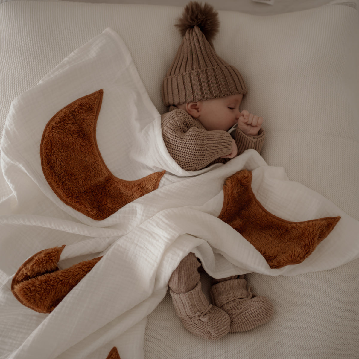 Plush Embroidered Muslin Blankie - Dreamy Moon