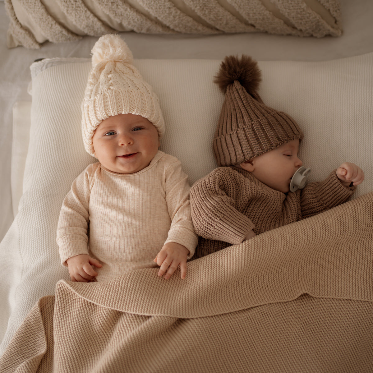 Classic Knit Blankie - Latte